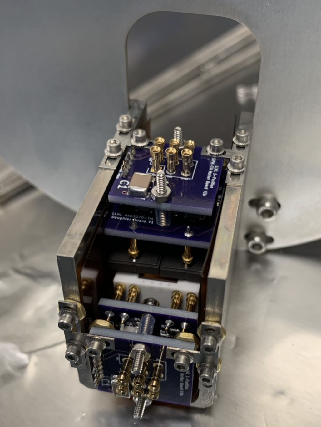 [2202.02977] Performance of Hamamatsu VUV4 SiPMs for detecting liquid